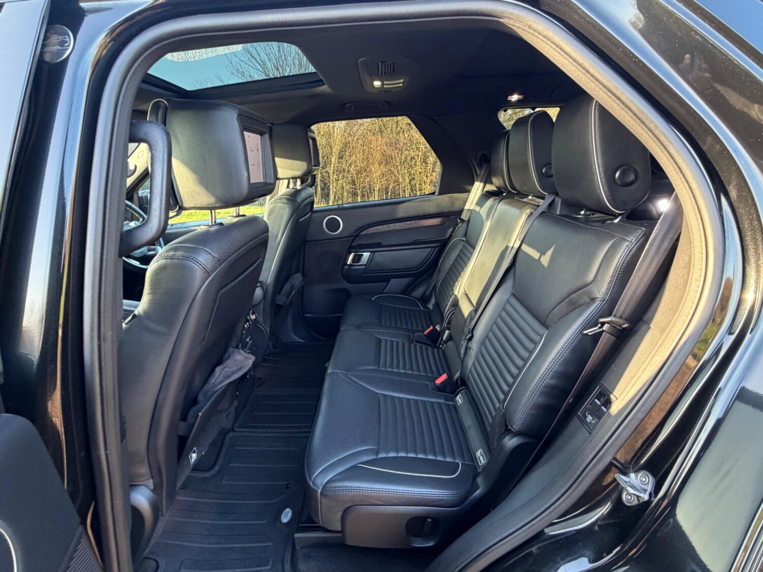 Used Land Rover Discovery 2017 for sale - 77341100: Photo 26