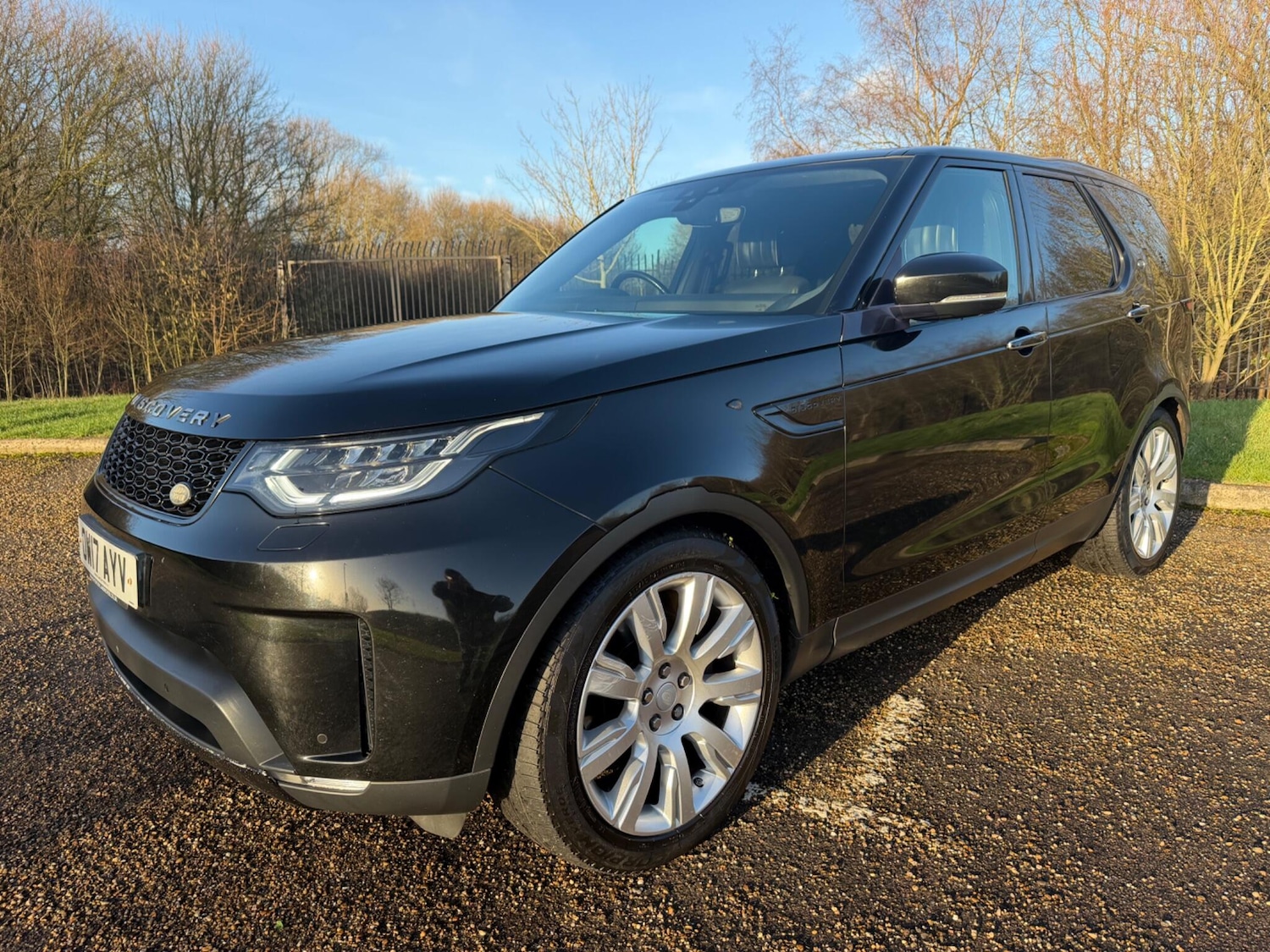 Used Land Rover Discovery 2017 for sale - 77341100: Photo 3