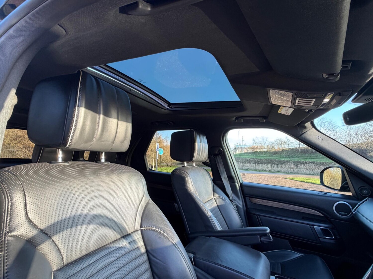 Used Land Rover Discovery 2017 for sale - 77341100: Photo 37