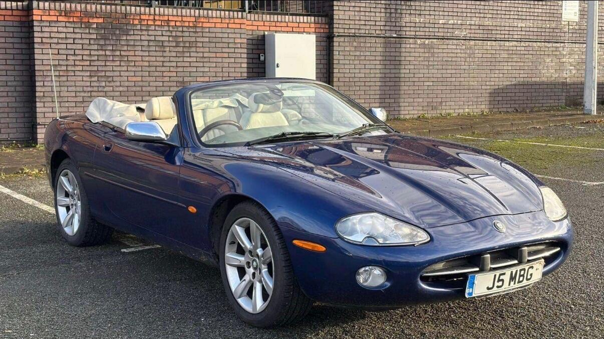 Used Jaguar XK8 2002 for sale - 77346311: Photo 2