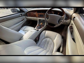 Used Jaguar XK8 2002 for sale - 77346311: Photo