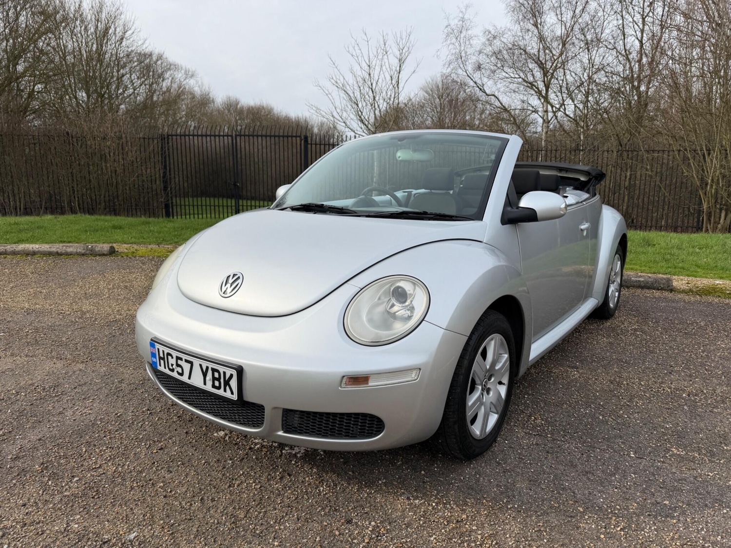Used Volkswagen Beetle 2007 for sale - 77654057: Photo 1