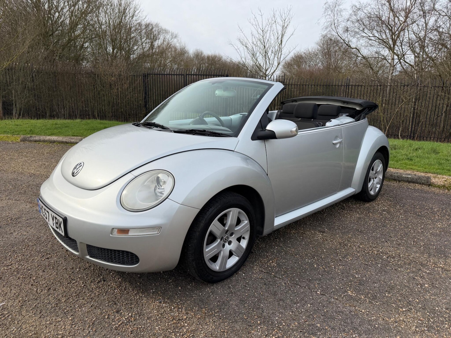 Used Volkswagen Beetle 2007 for sale - 77654057: Photo 2