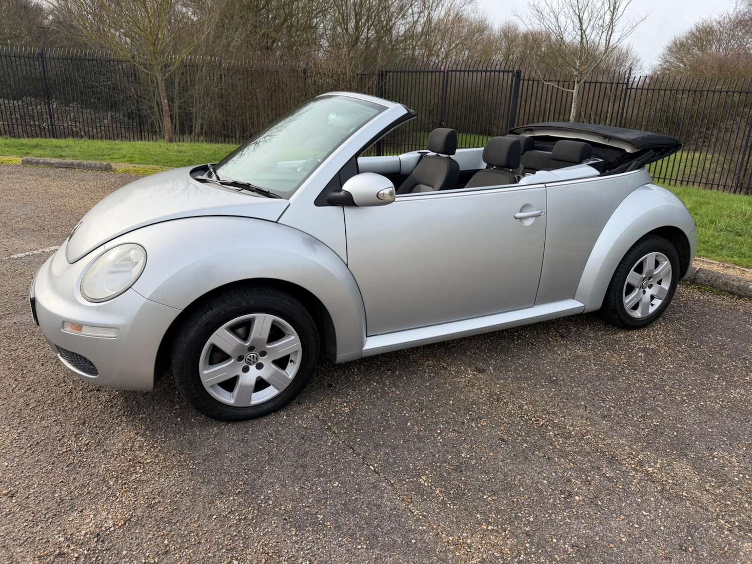 Used Volkswagen Beetle 2007 for sale - 77654057: Photo 3