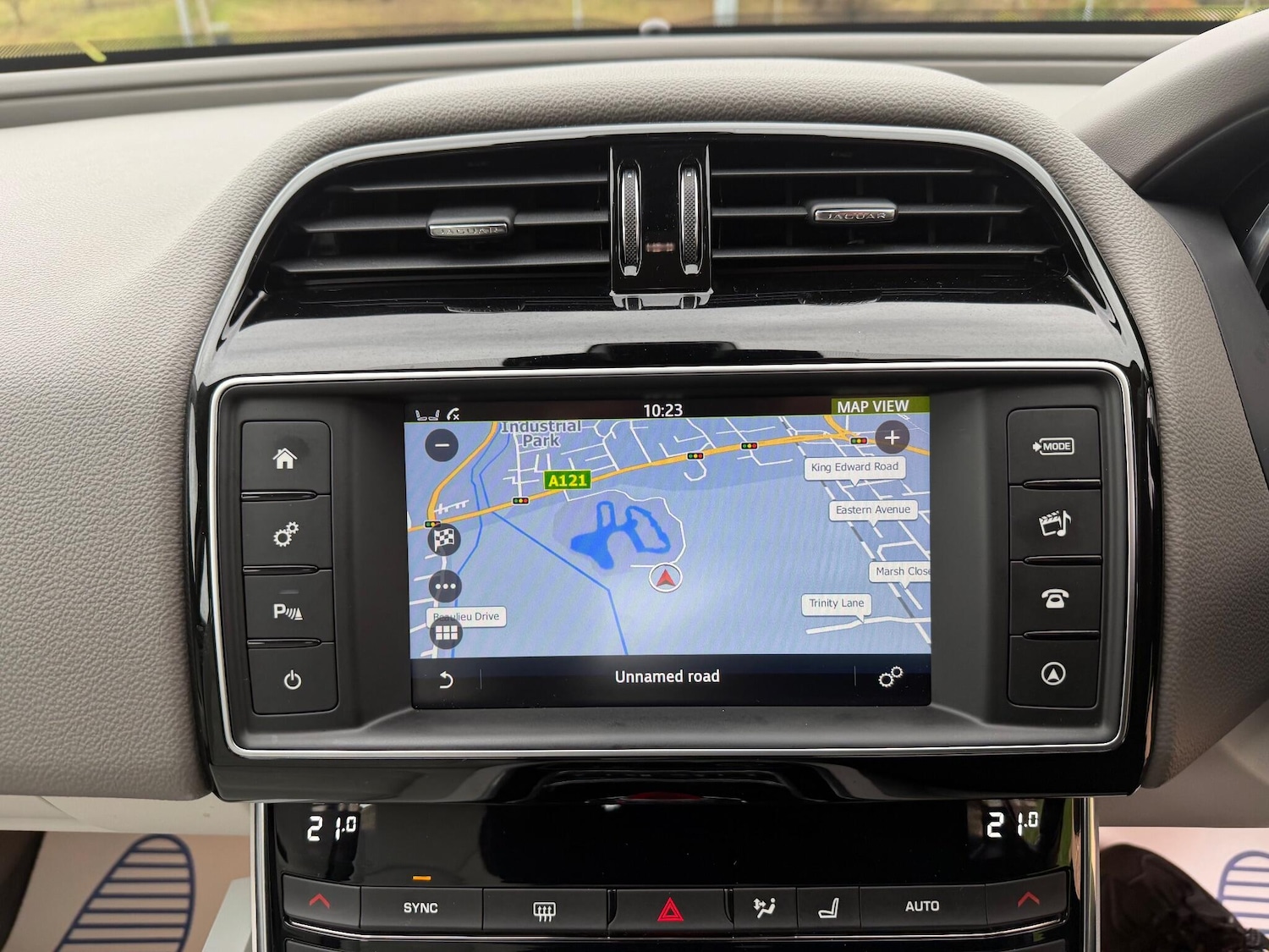 Used Jaguar XE 2016 for sale - 77346293: Photo 15