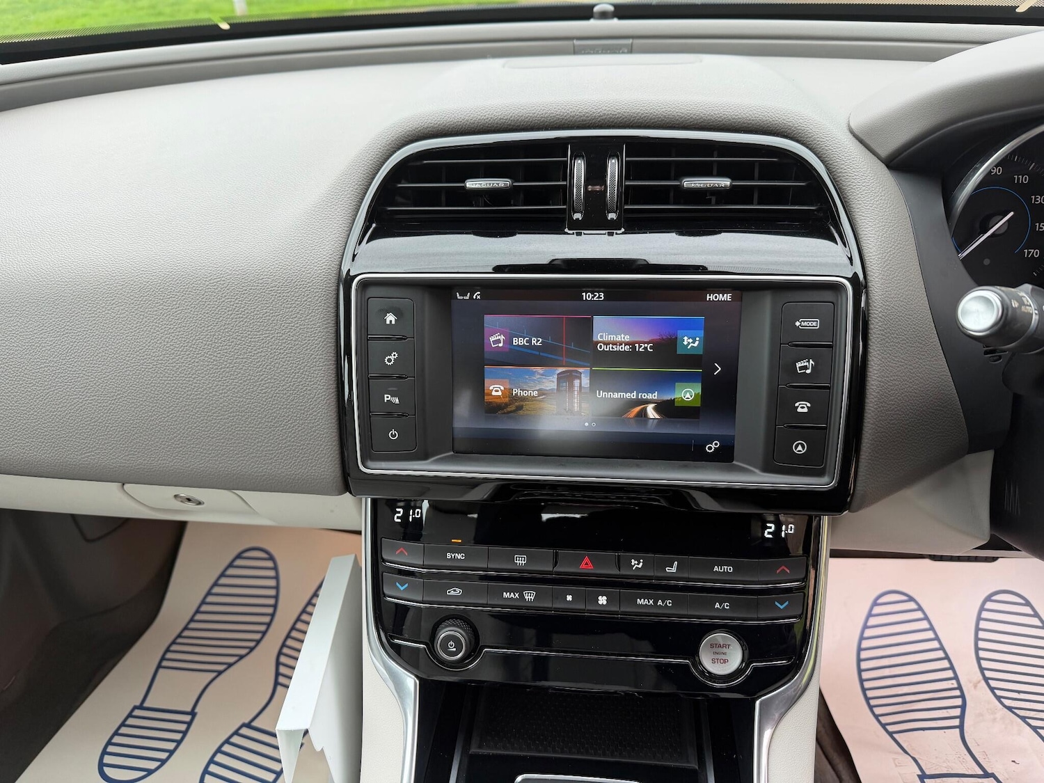 Used Jaguar XE 2016 for sale - 77346293: Photo 17