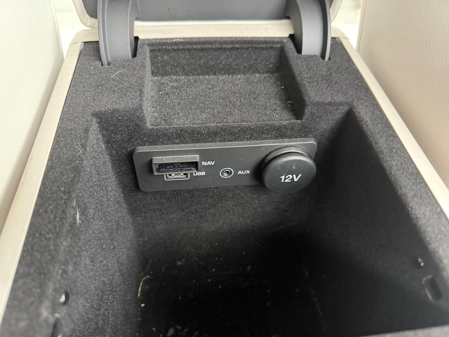 Used Jaguar XE 2016 for sale - 77346293: Photo 19