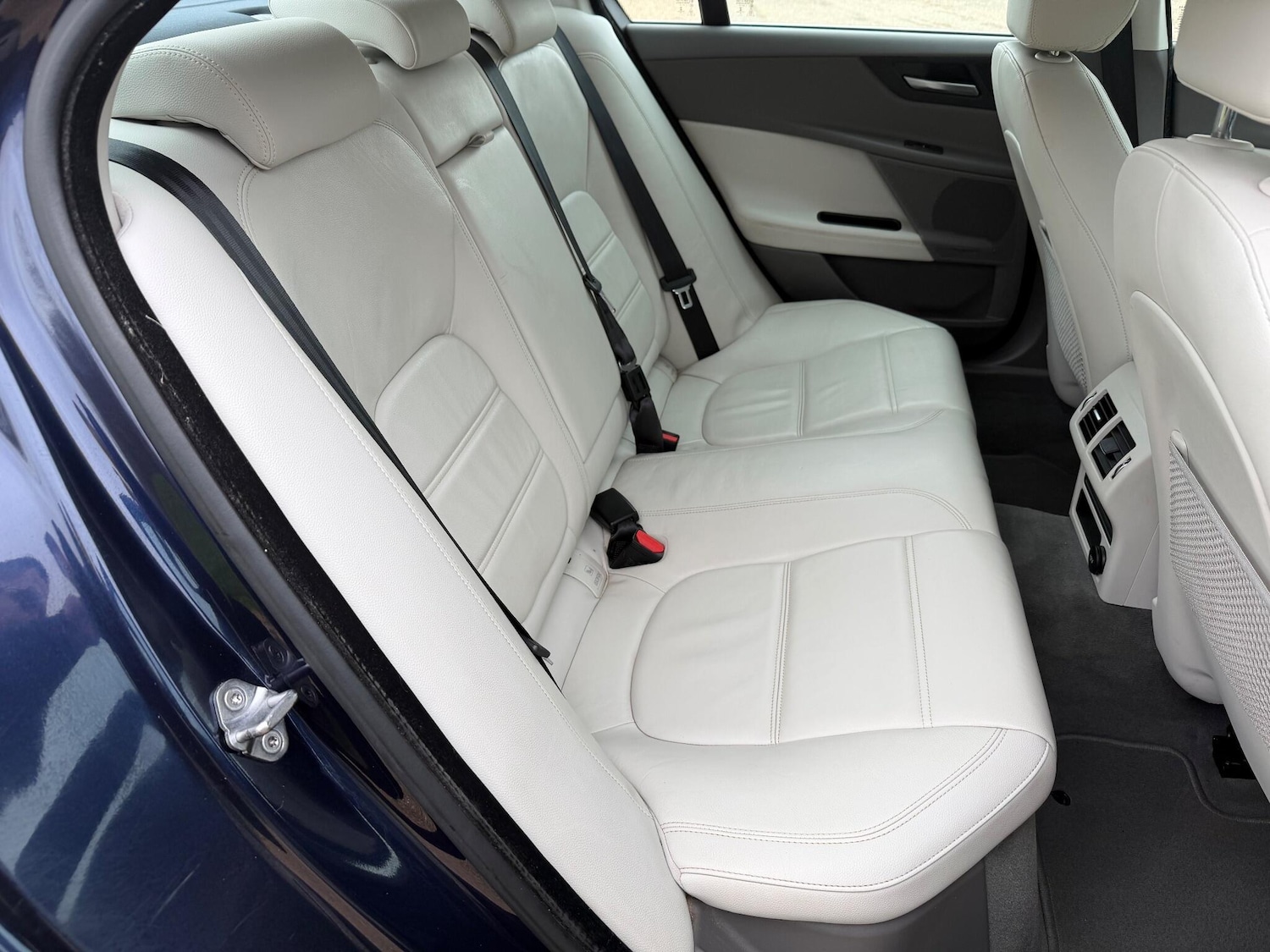 Used Jaguar XE 2016 for sale - 77346293: Photo 22