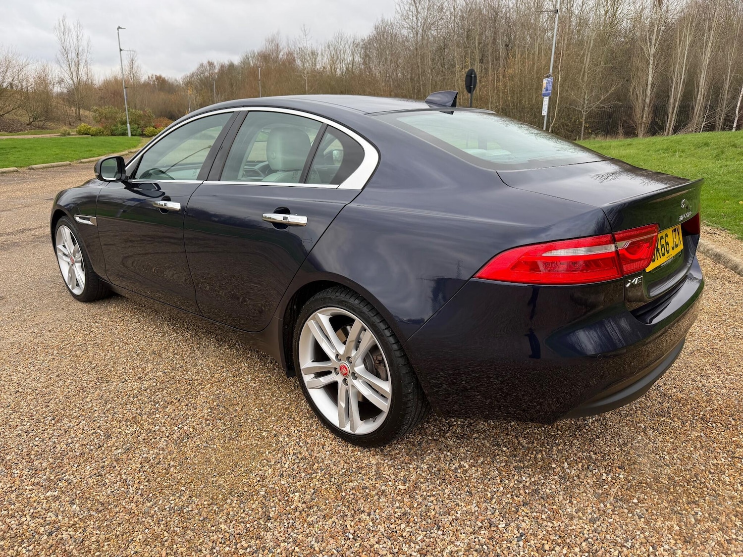 Used Jaguar XE 2016 for sale - 77346293: Photo 4