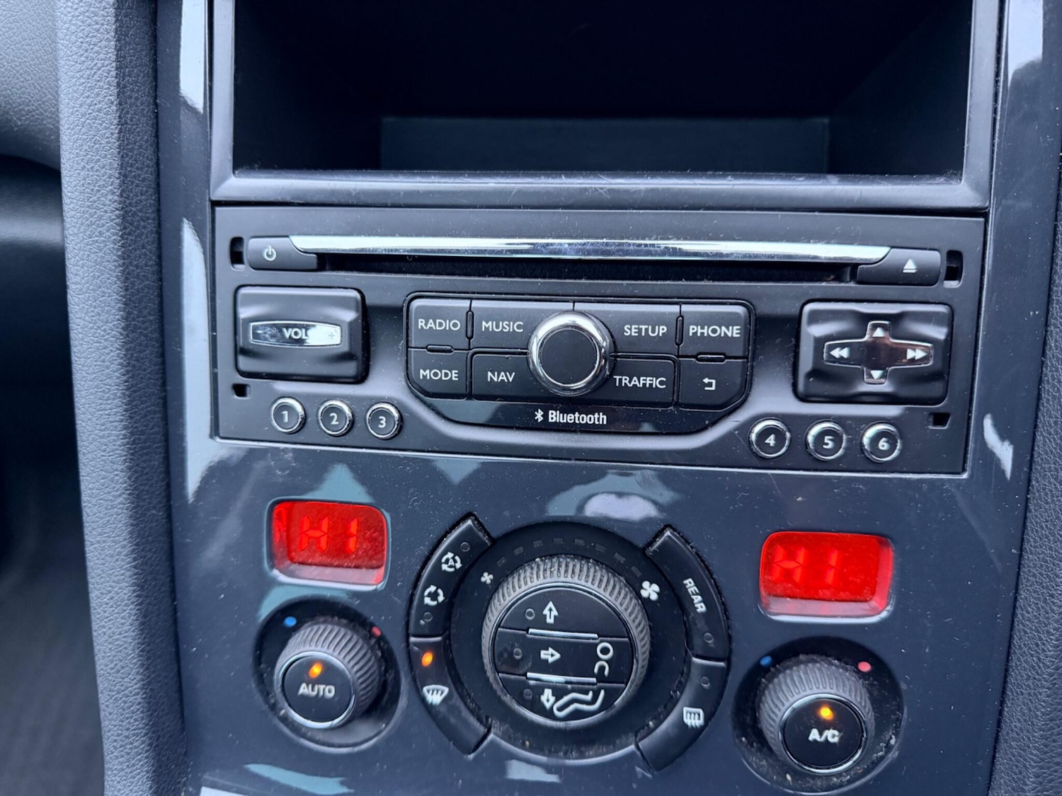 Used Peugeot 5008 2014 for sale - 77645910: Photo 19