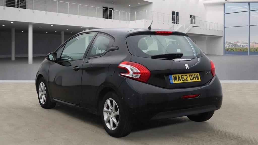 Used Peugeot 208 2012 for sale - 77898397: Photo 3