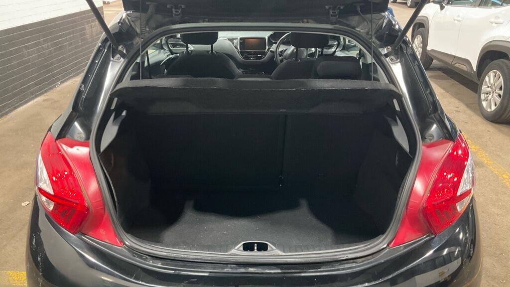 Used Peugeot 208 2012 for sale - 77898397: Photo 5