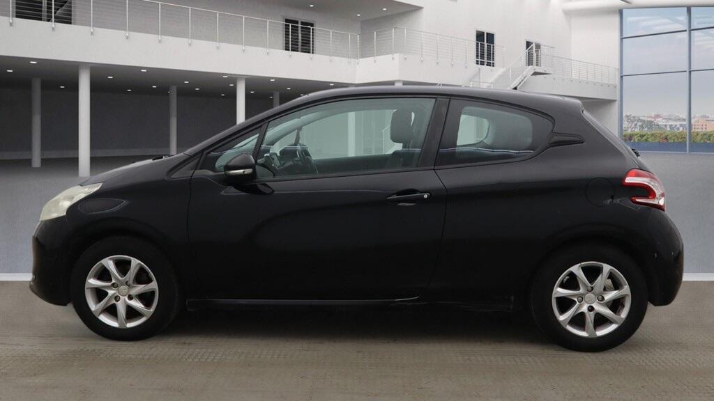 Used Peugeot 208 2012 for sale - 77898397: Photo 6