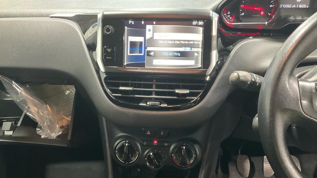 Used Peugeot 208 2012 for sale - 77898397: Photo 9