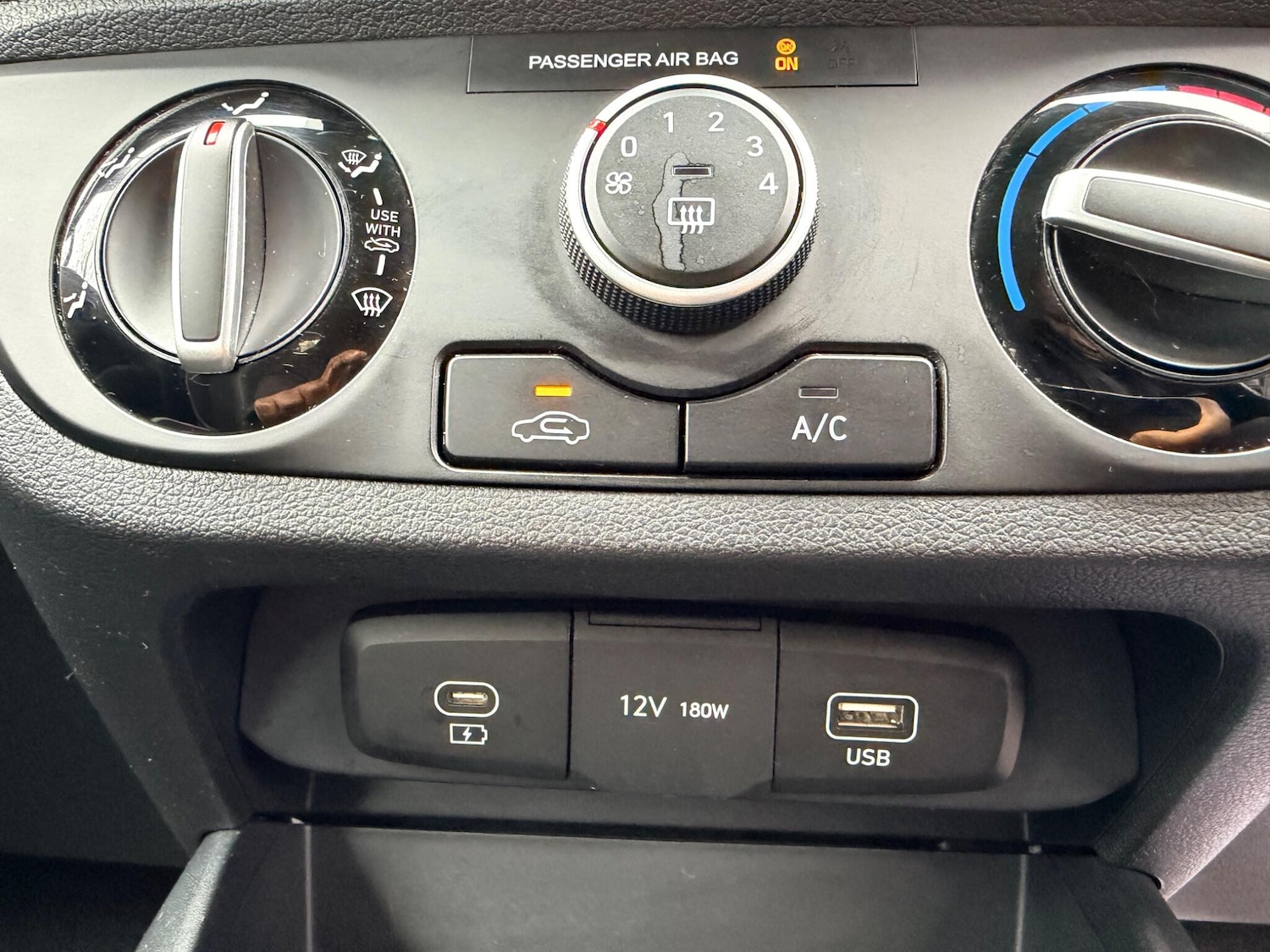 Used Hyundai i10 2024 for sale - 77709872: Photo 31