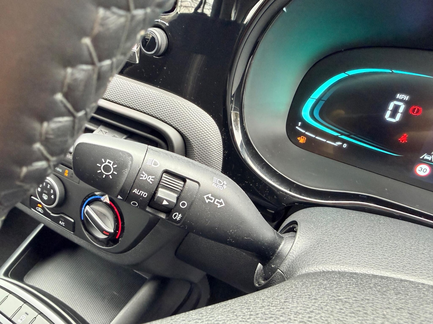 Used Hyundai i10 2024 for sale - 77709872: Photo 37