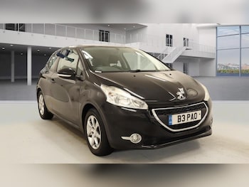 Used Peugeot 208 2013 for sale - 77957392: Photo