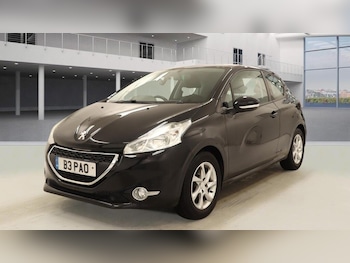 Used Peugeot 208 2013 for sale - 77957392: Photo