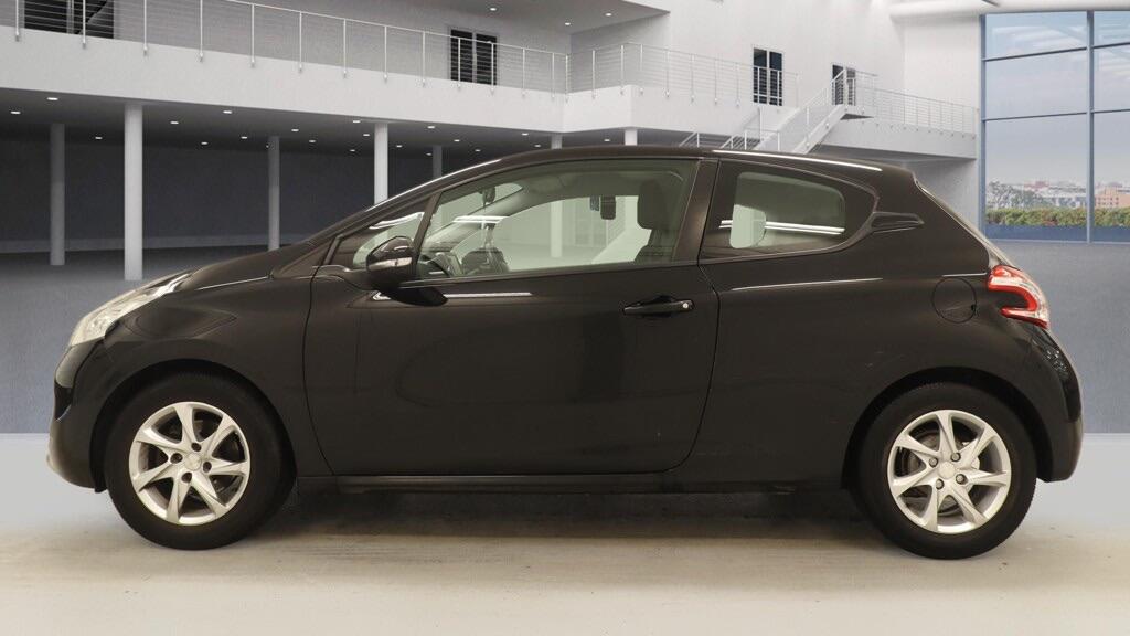 Used Peugeot 208 2013 for sale - 77957392: Photo 4