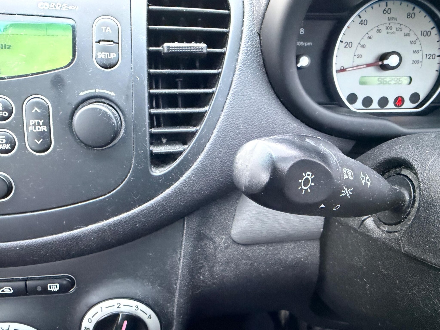 Used Hyundai i10 for sale - 77646431: Photo 33