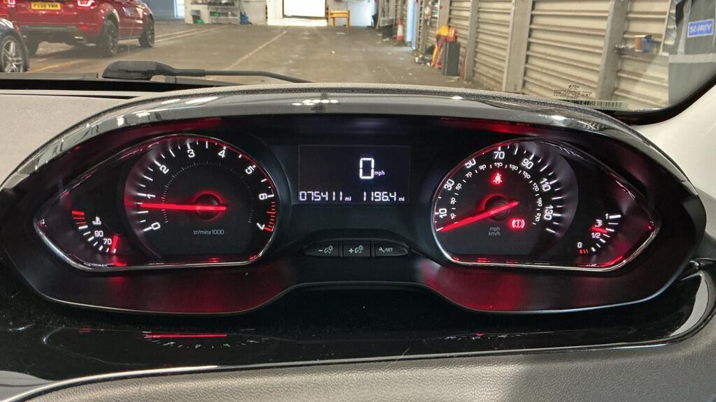 Used Peugeot 208 2012 for sale - 77696718: Photo 10