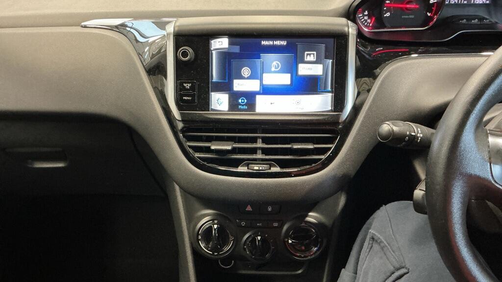 Used Peugeot 208 2012 for sale - 77696718: Photo 11