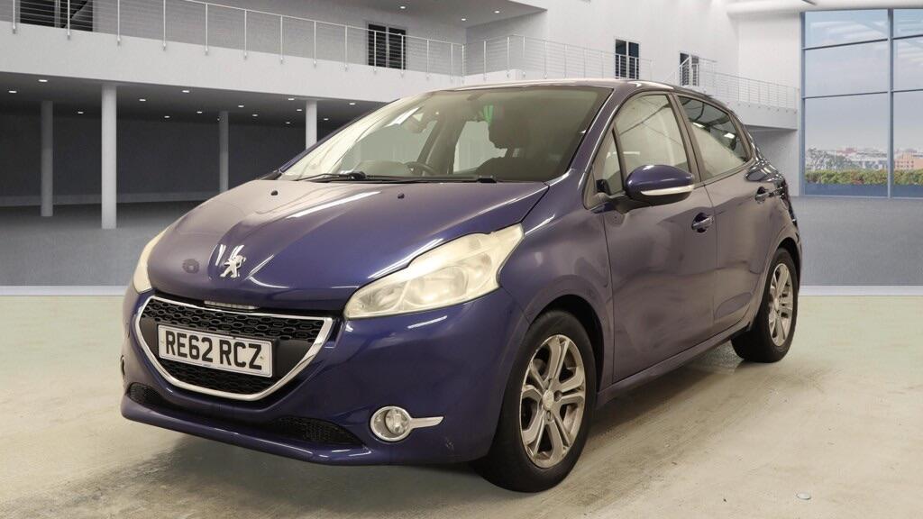Used Peugeot 208 2012 for sale - 77696718: Photo 2