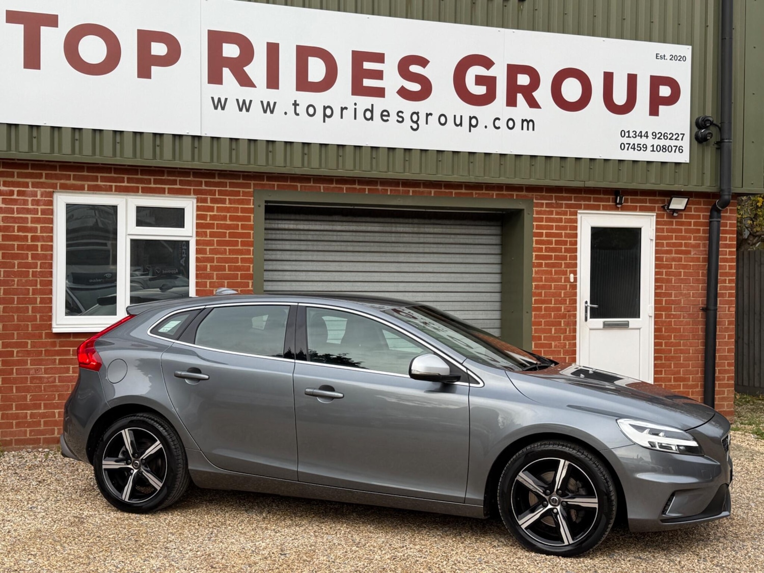 Used Volvo V40 2018 for sale - 76314802: Photo 1