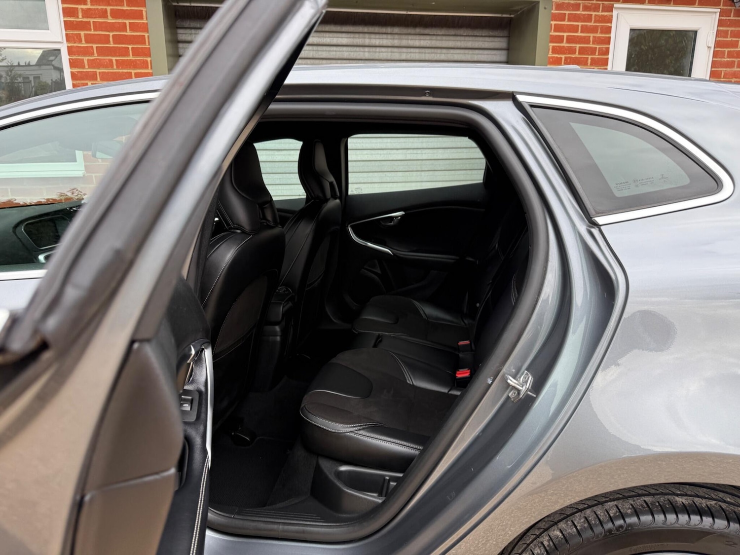 Used Volvo V40 2018 for sale - 76314802: Photo 11