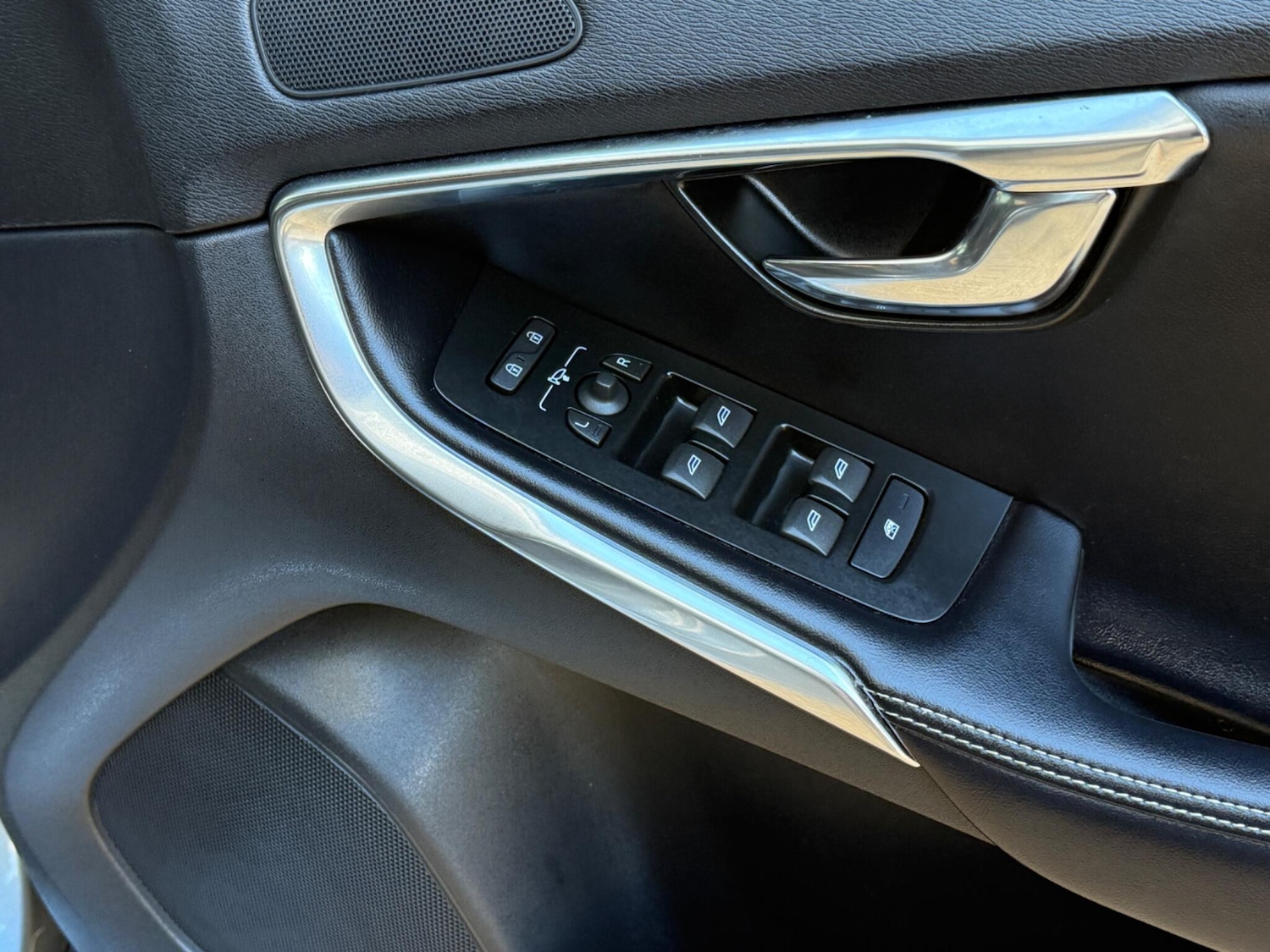 Used Volvo V40 2018 for sale - 76314802: Photo 14