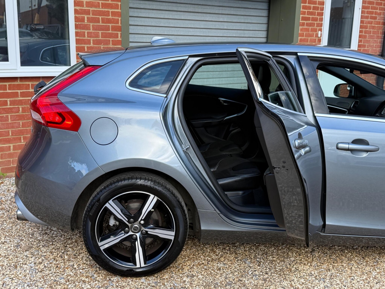 Used Volvo V40 2018 for sale - 76314802: Photo 17