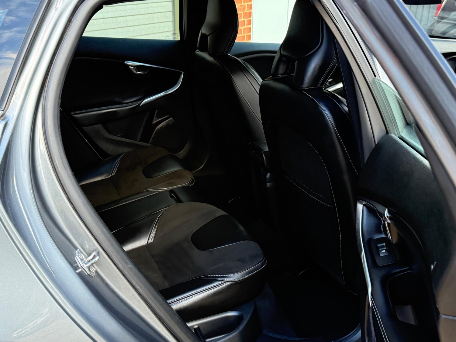 Used Volvo V40 2018 for sale - 76314802: Photo 18