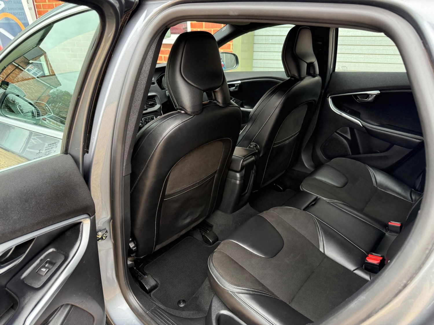 Used Volvo V40 2018 for sale - 76314802: Photo 24