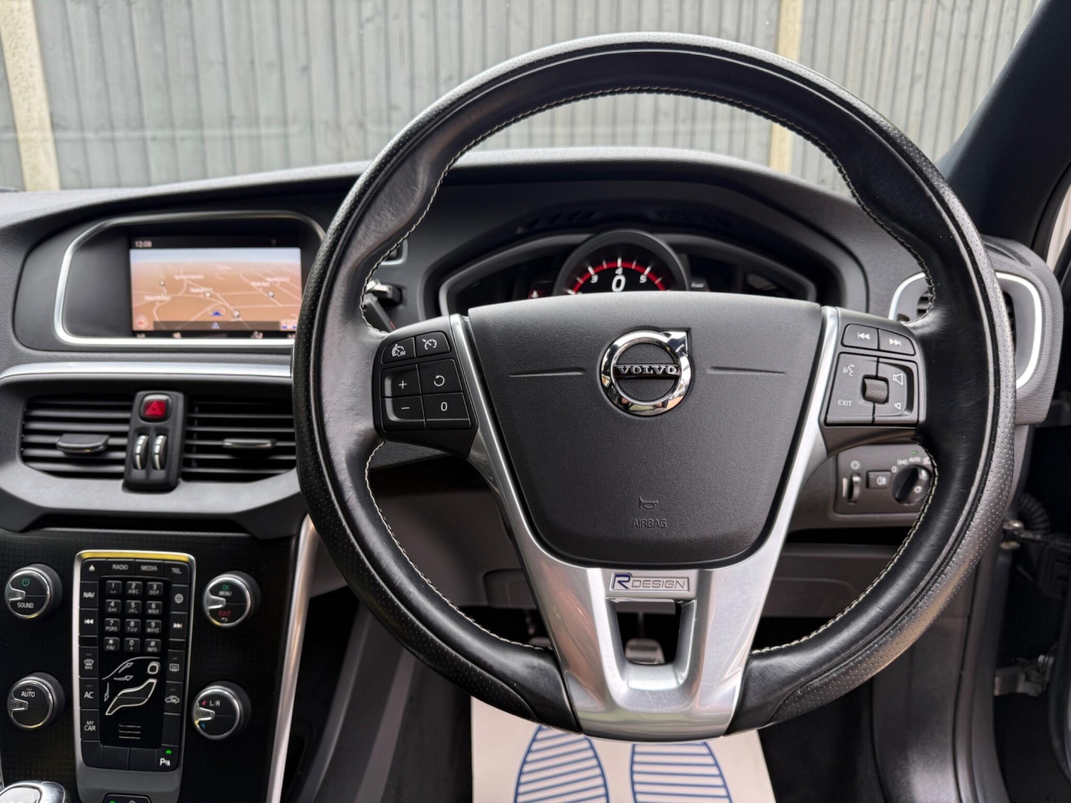 Used Volvo V40 2018 for sale - 76314802: Photo 28