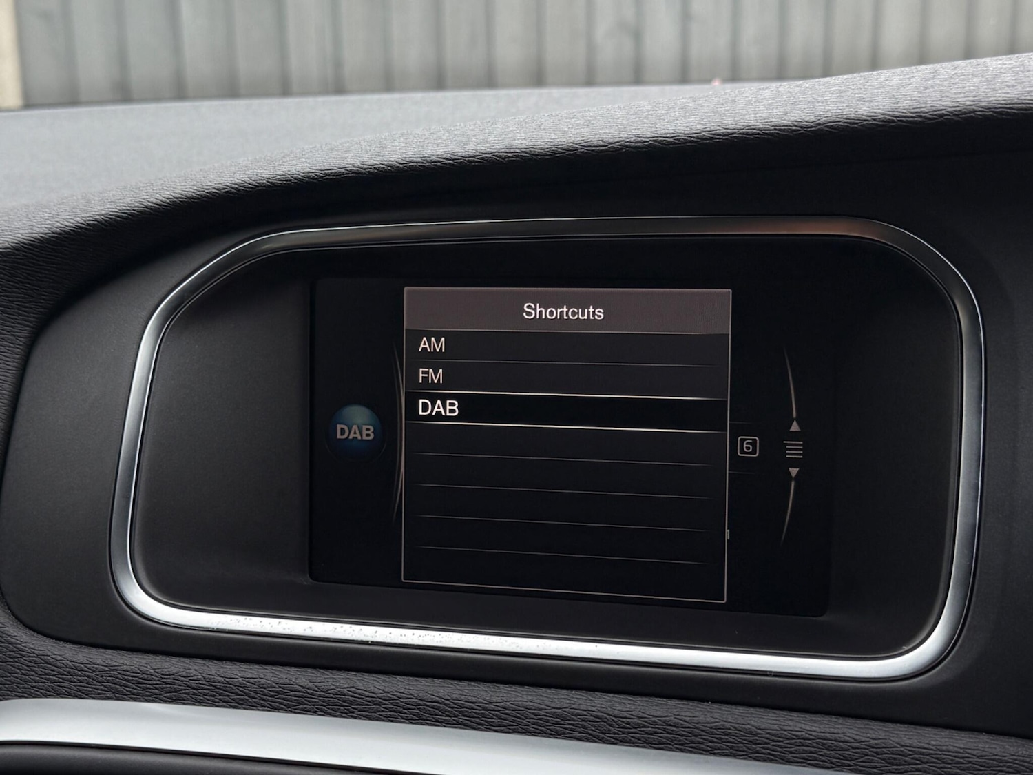 Used Volvo V40 2018 for sale - 76314802: Photo 56