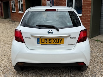 Used Toyota Yaris 2015 for sale - 75728580: Photo