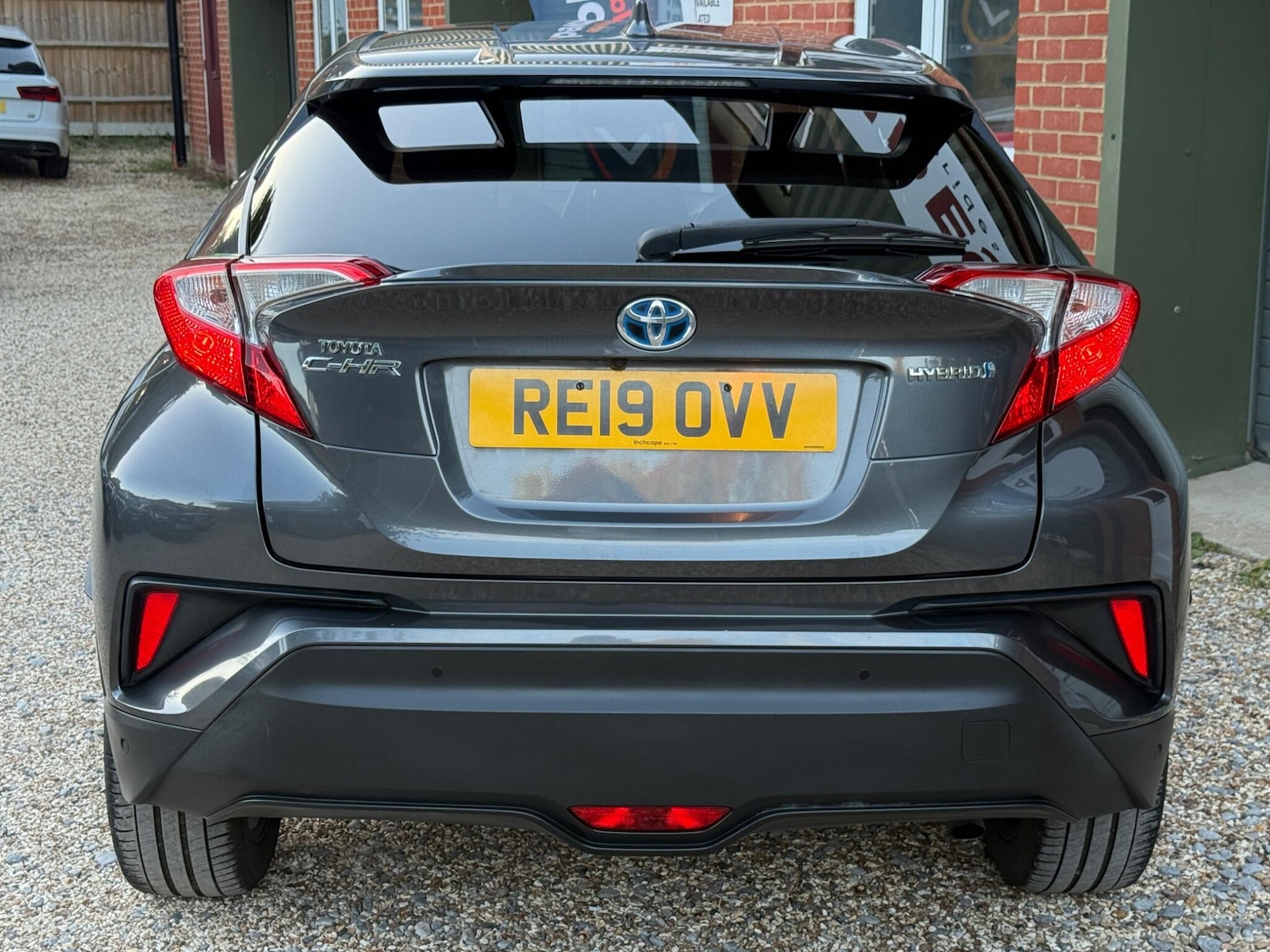 Used Toyota C-HR 2019 for sale - 76781142: Photo 4