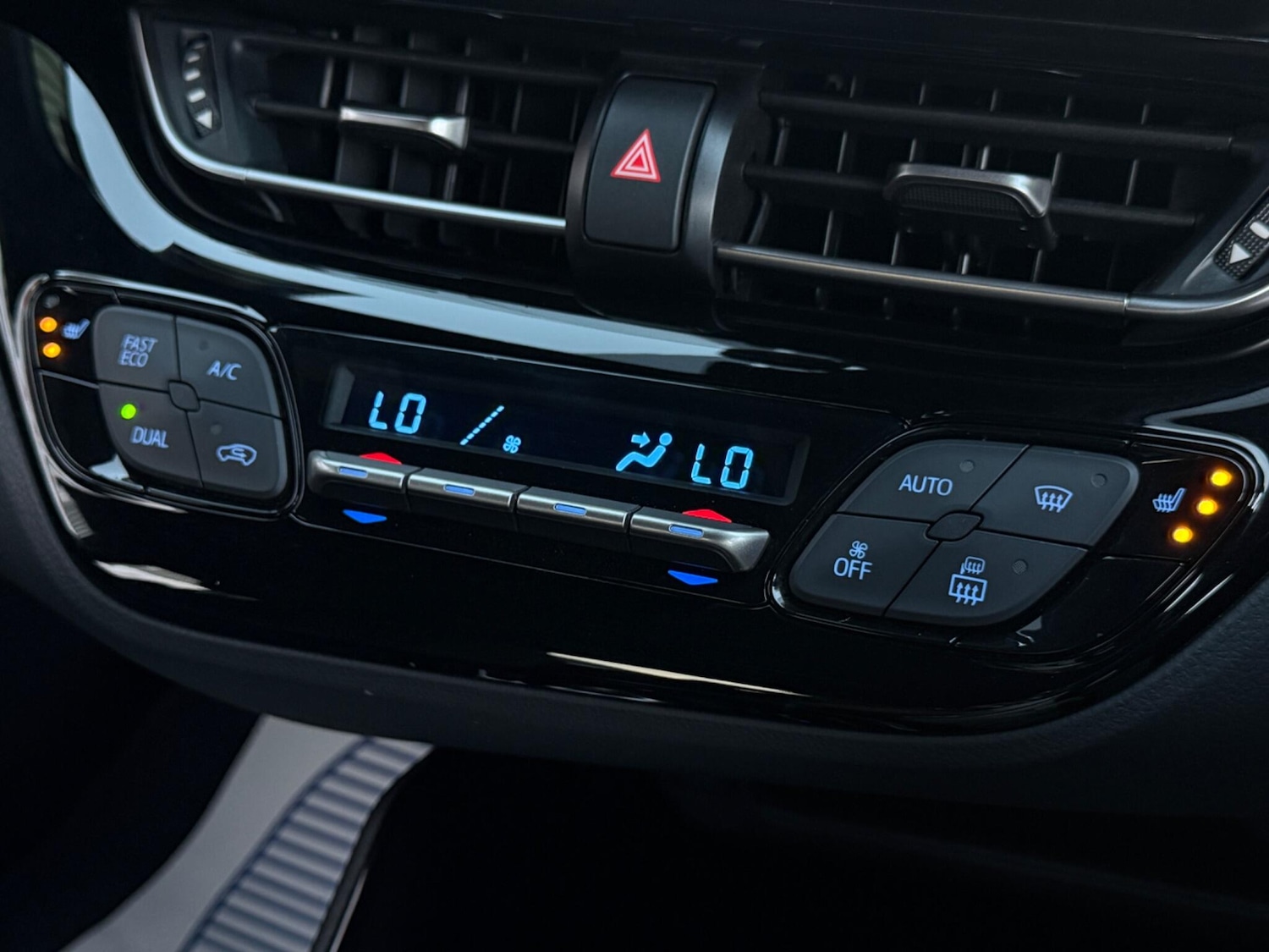 Used Toyota C-HR 2019 for sale - 76781142: Photo 50