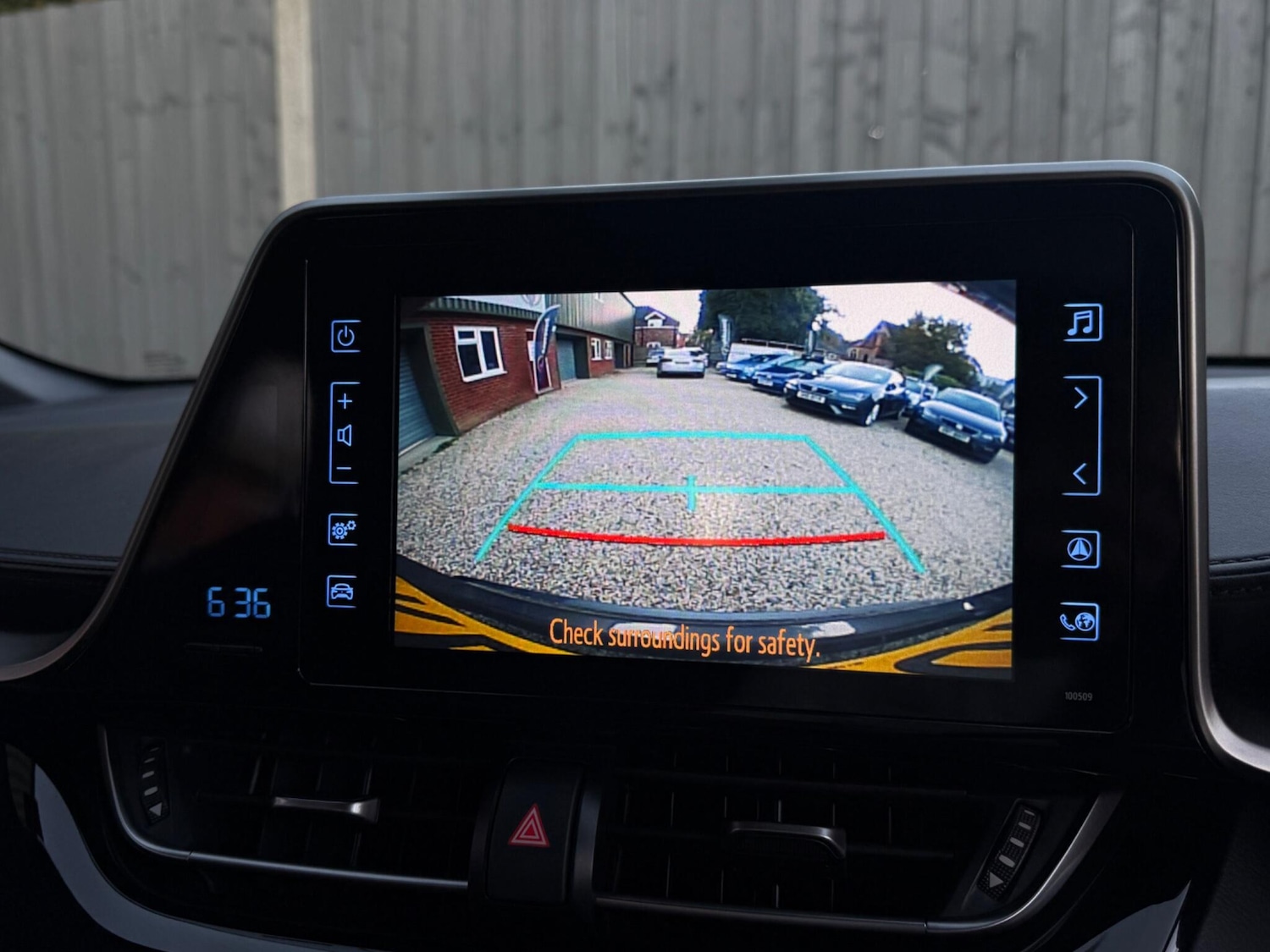 Used Toyota C-HR 2019 for sale - 76781142: Photo 8