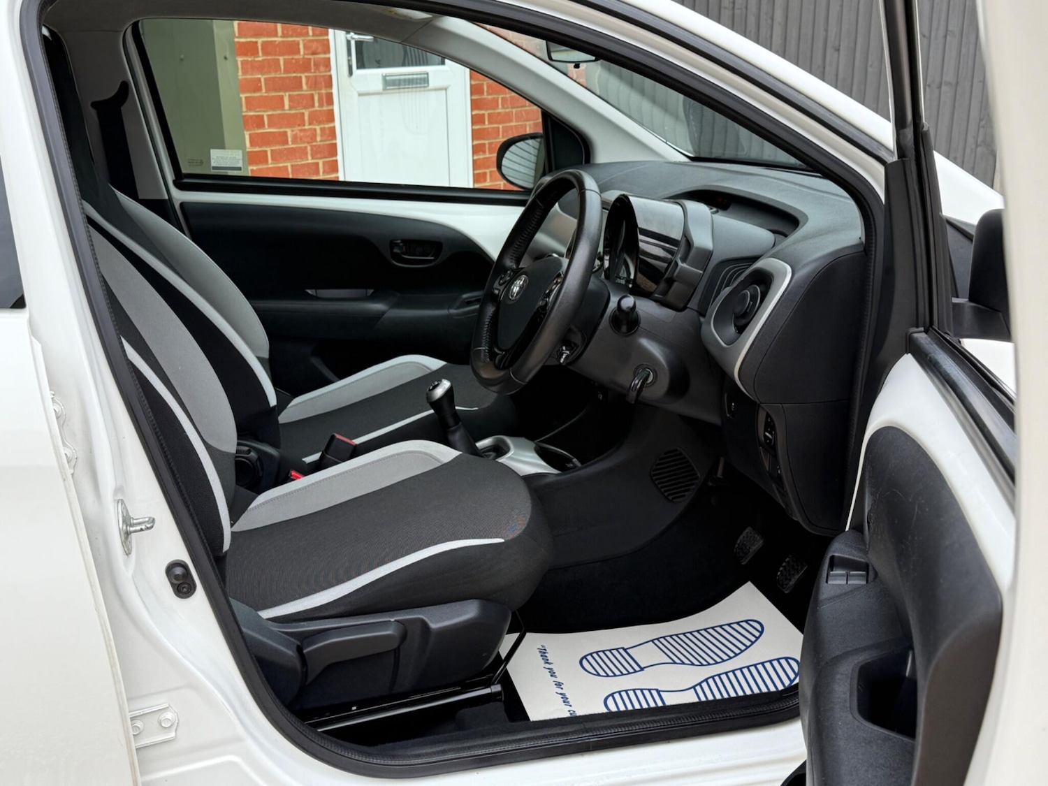 Used Toyota AYGO 2015 for sale - 76378045: Photo 11