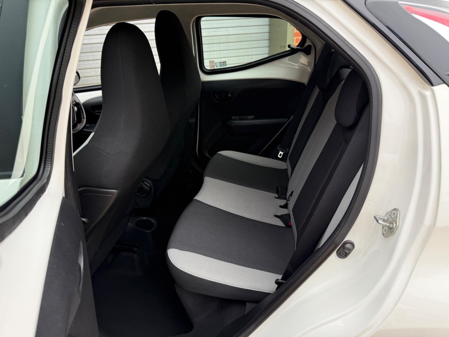 Used Toyota AYGO 2015 for sale - 76378045: Photo 12