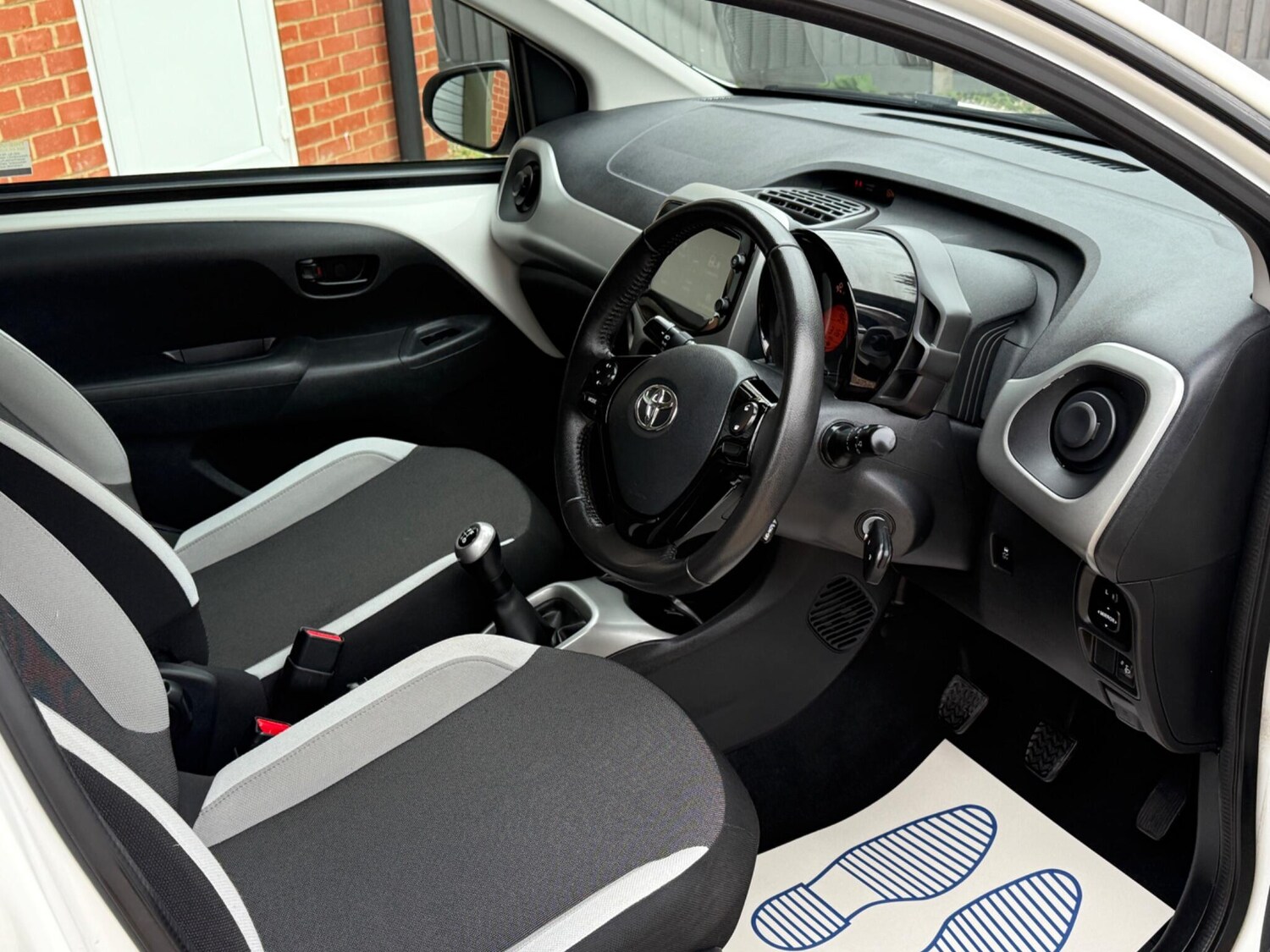 Used Toyota AYGO 2015 for sale - 76378045: Photo 13