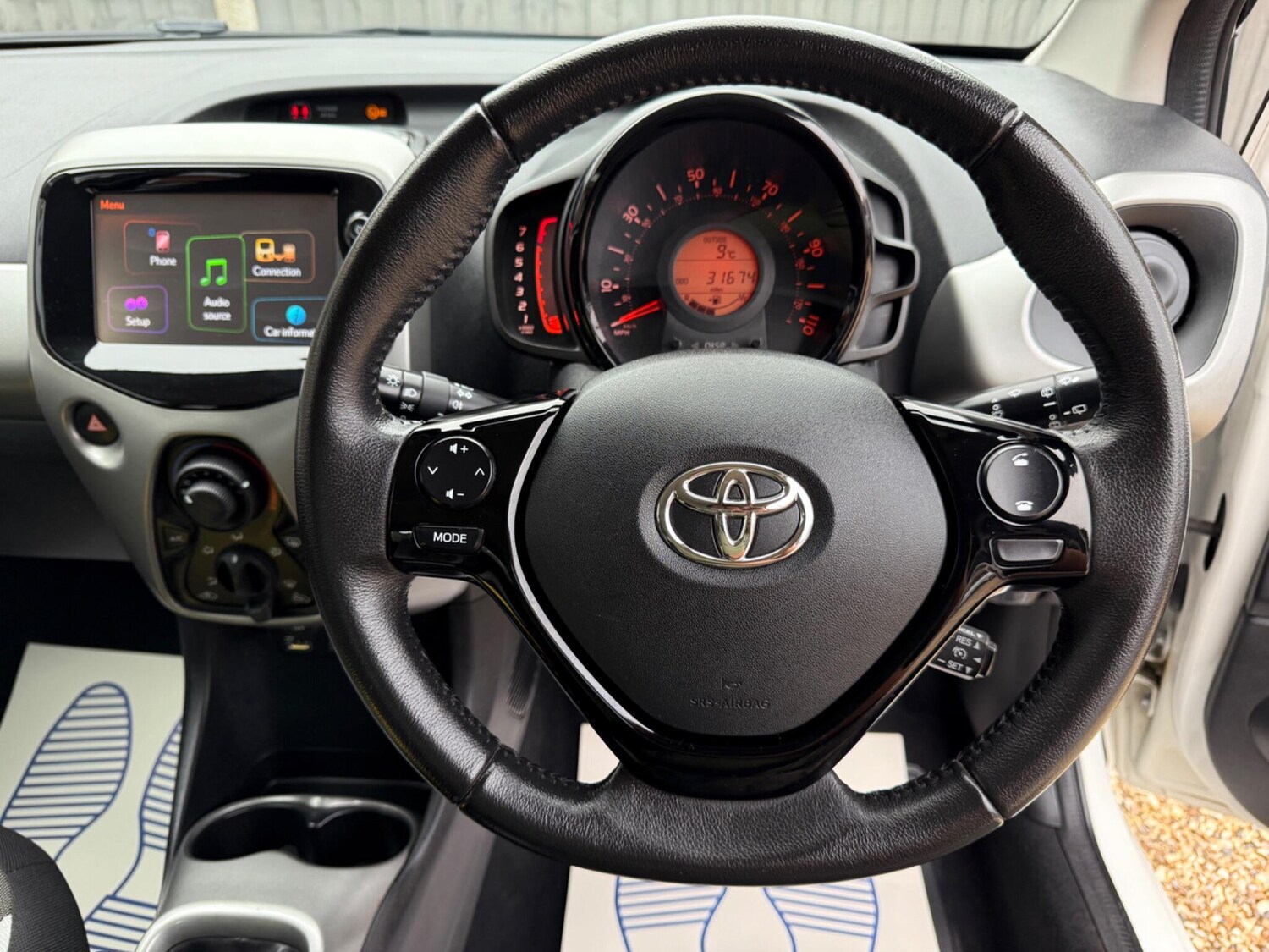 Used Toyota AYGO 2015 for sale - 76378045: Photo 25