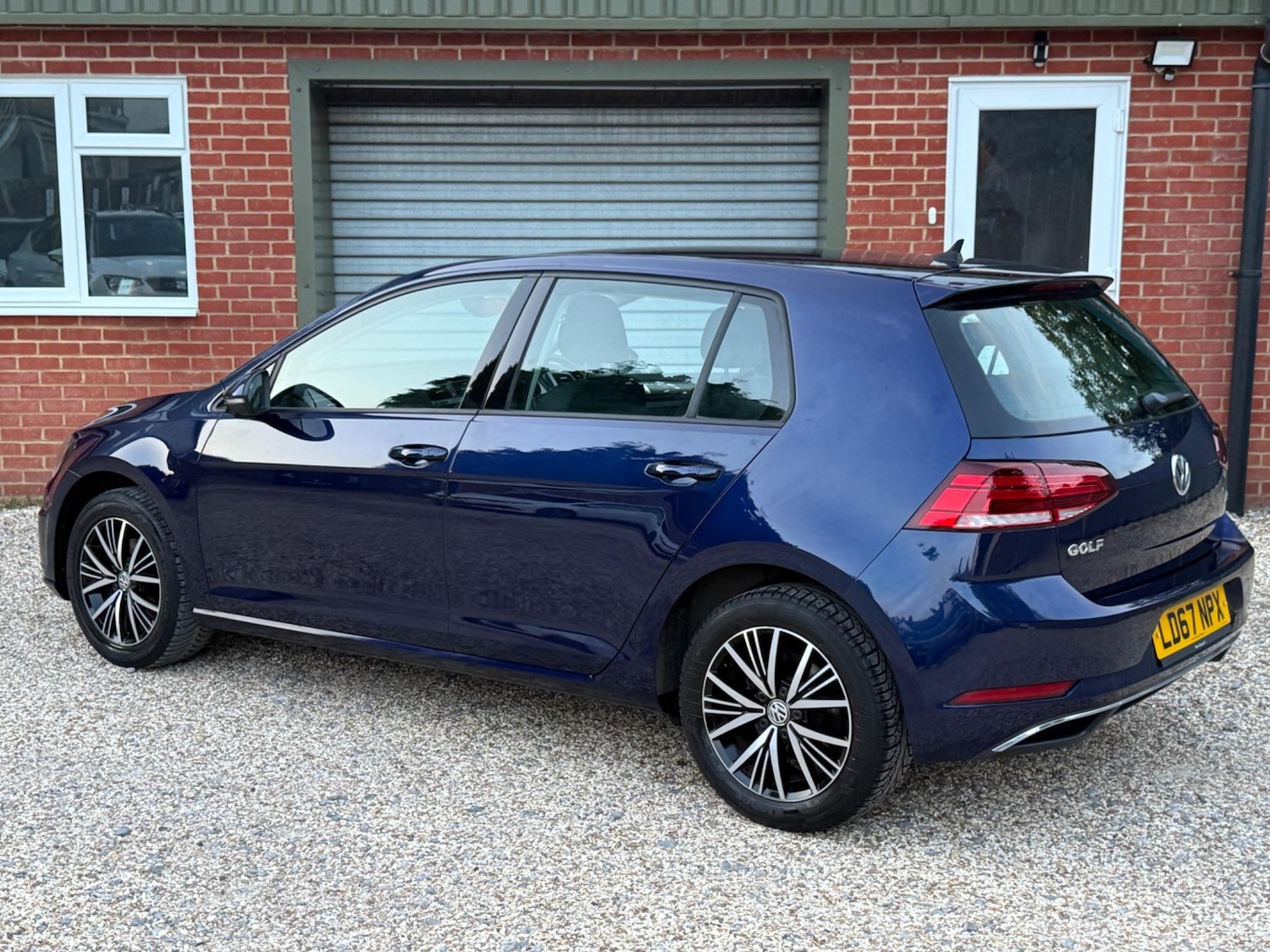 Used Volkswagen Golf 2017 for sale - 76781343: Photo 2