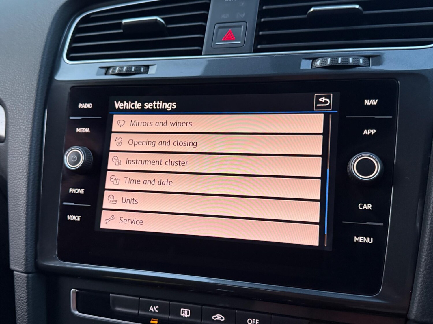 Used Volkswagen Golf 2017 for sale - 76781343: Photo 63