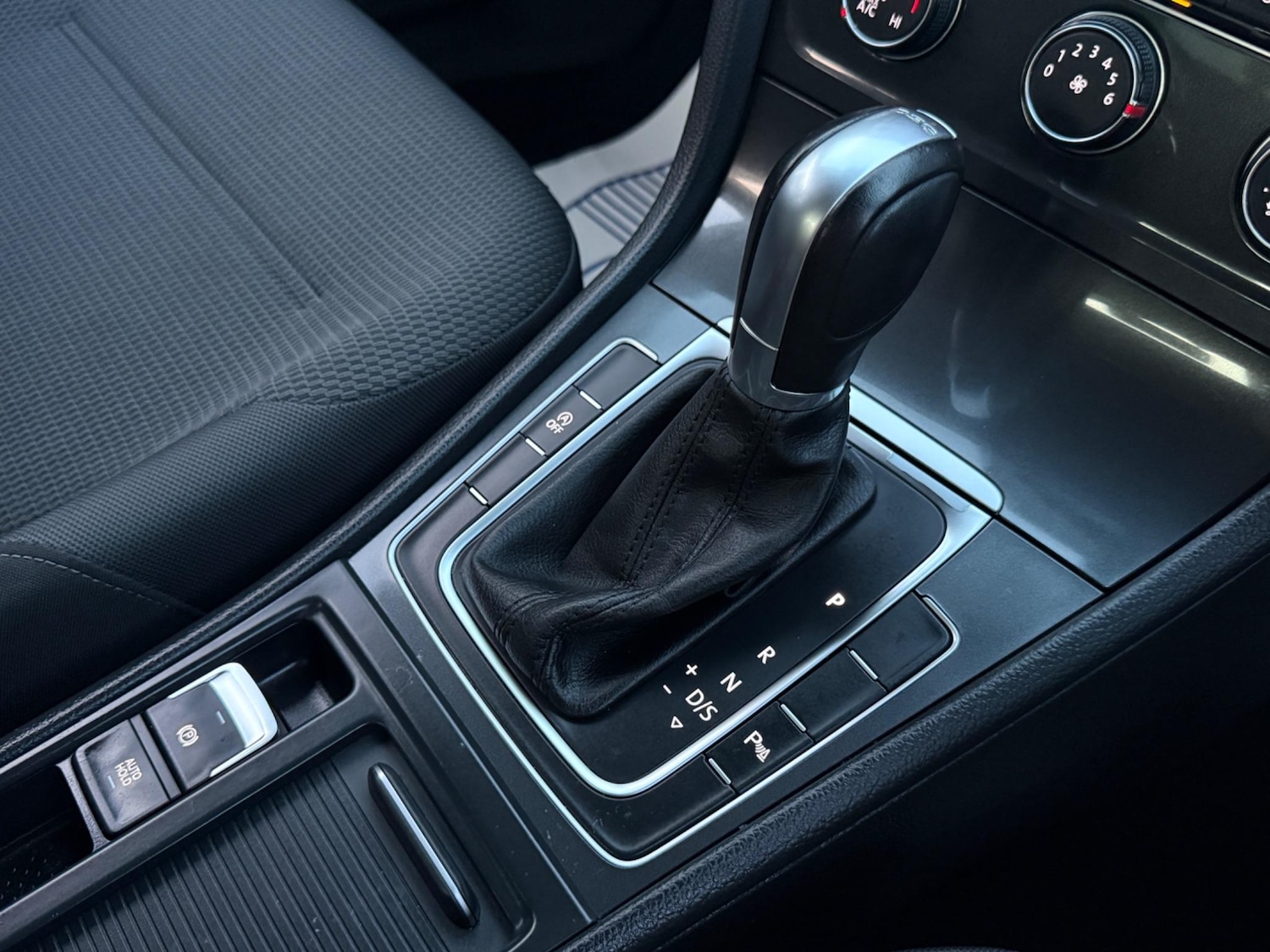 Used Volkswagen Golf 2017 for sale - 76781343: Photo 9