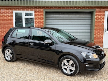 Volkswagen - Golf