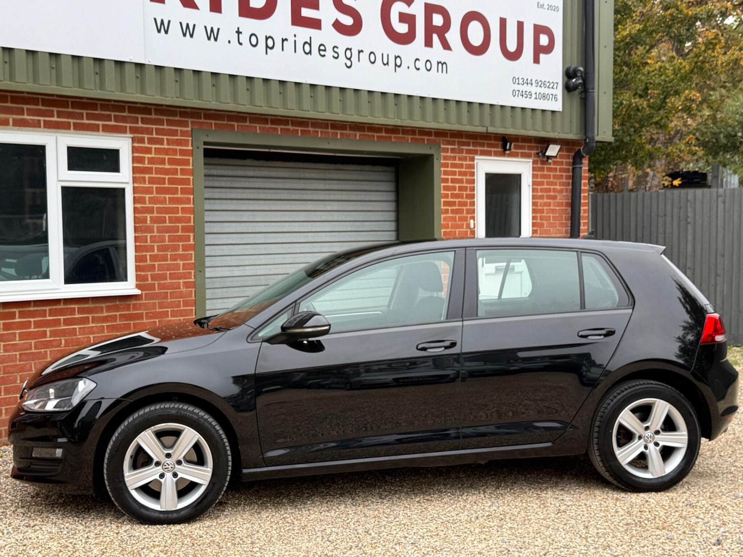 Used Volkswagen Golf 2017 for sale - 76199976: Photo 2