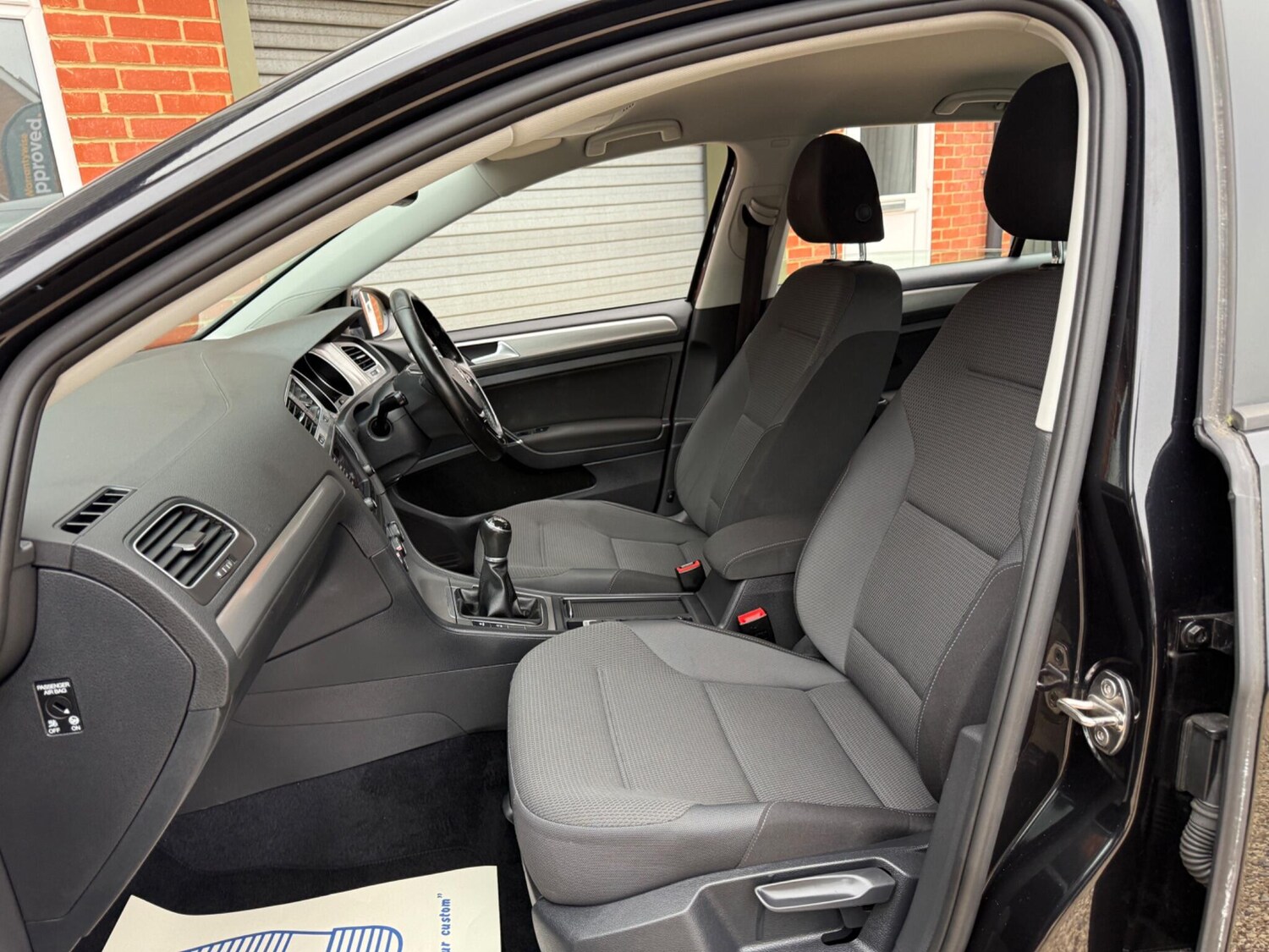 Used Volkswagen Golf 2017 for sale - 76199976: Photo 24