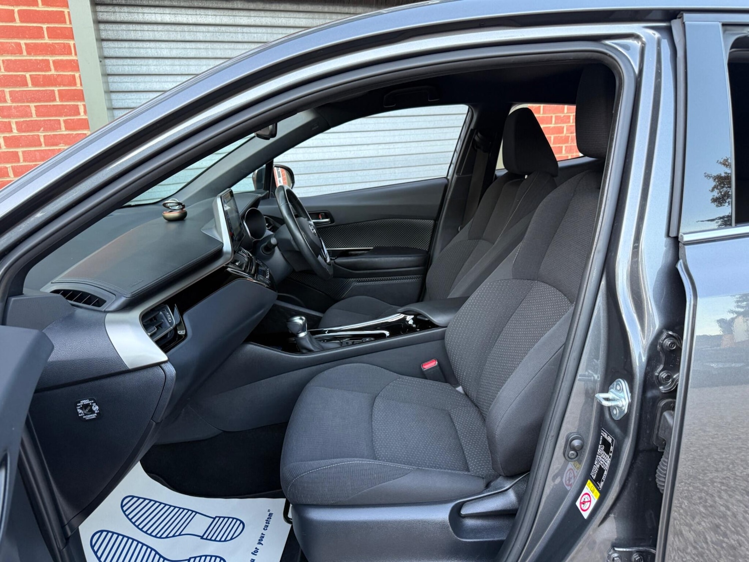 Used Toyota C-HR 2019 for sale - 77001990: Photo 28